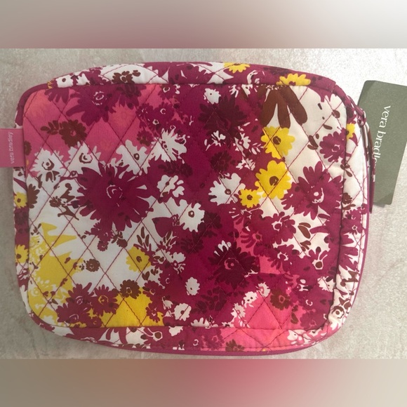 Vera Bradley Cord Organizer
Starstruck Daisies in Premium Cotton - Picture 11 of 11